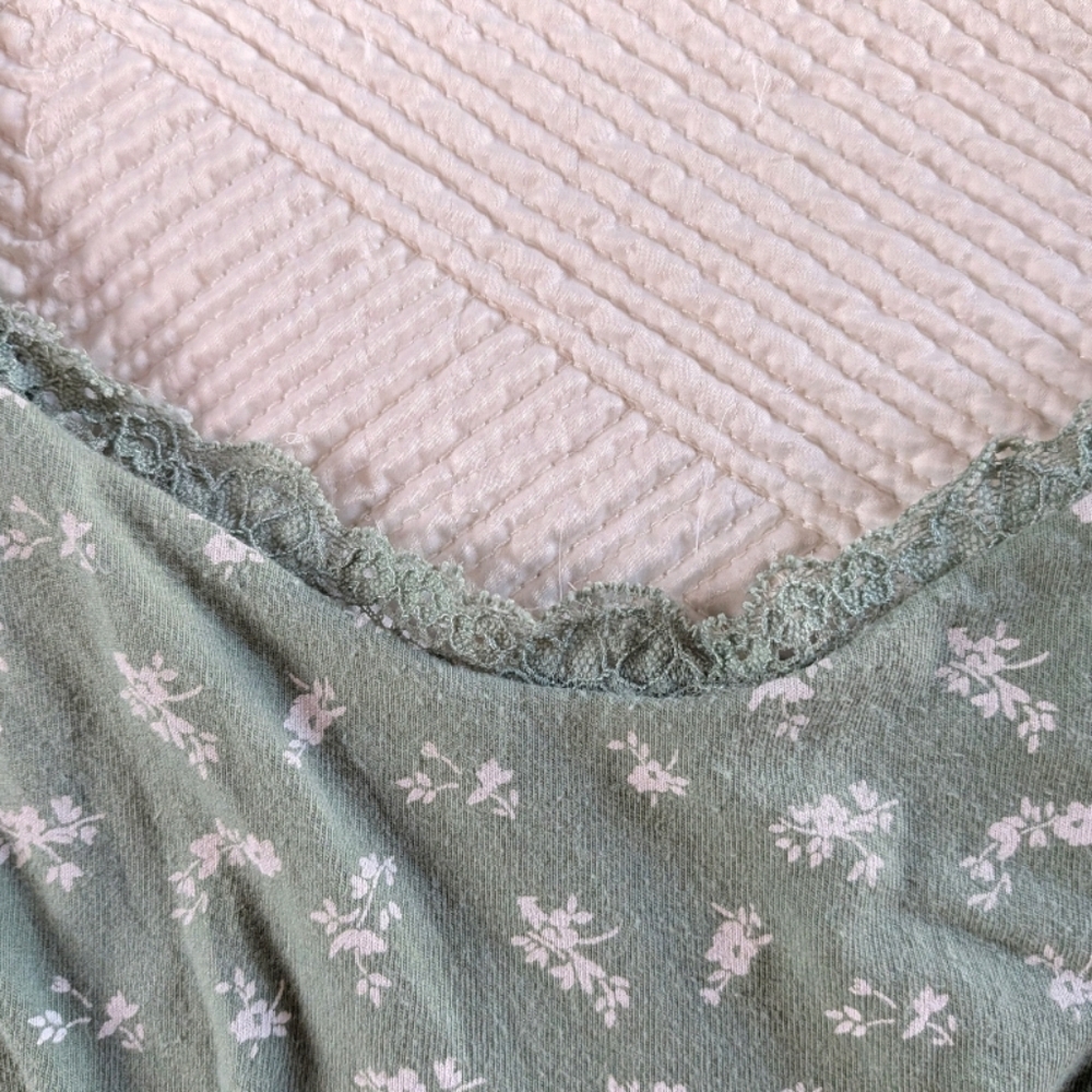 Hollister Green & White Floral Lace Cami Small Tank Top - Picture 3 of 5